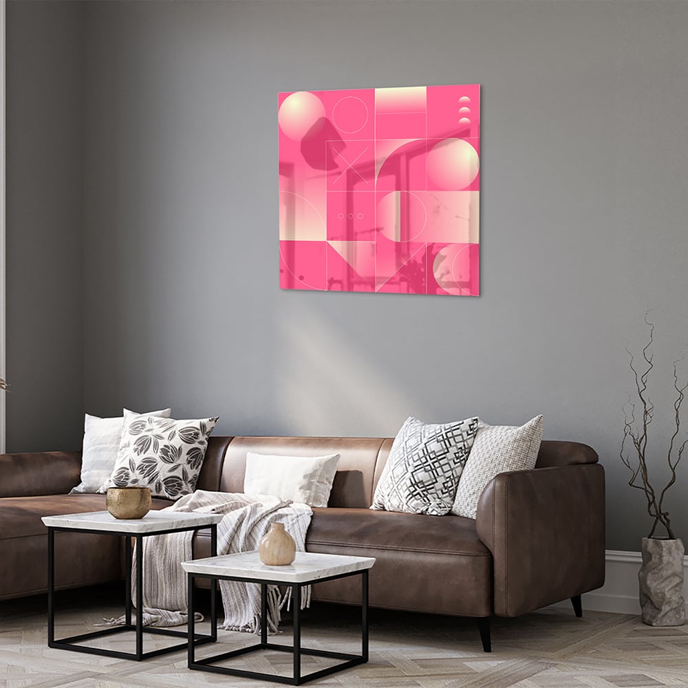 Modern glazen schilderij in frisroze met geometrische vormen.