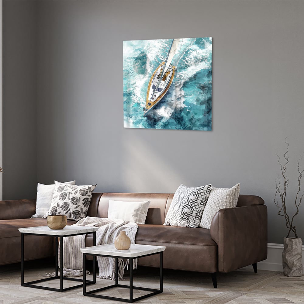 Glazen schilderij van een jacht die over een turquoise zee vaart.