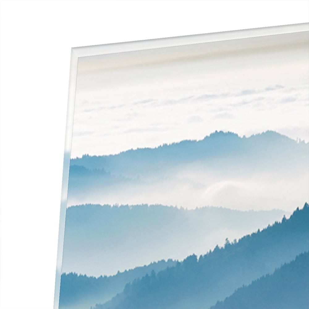 Glazen schilderij met een adembenemend berglandschap in warme herfstkleuren