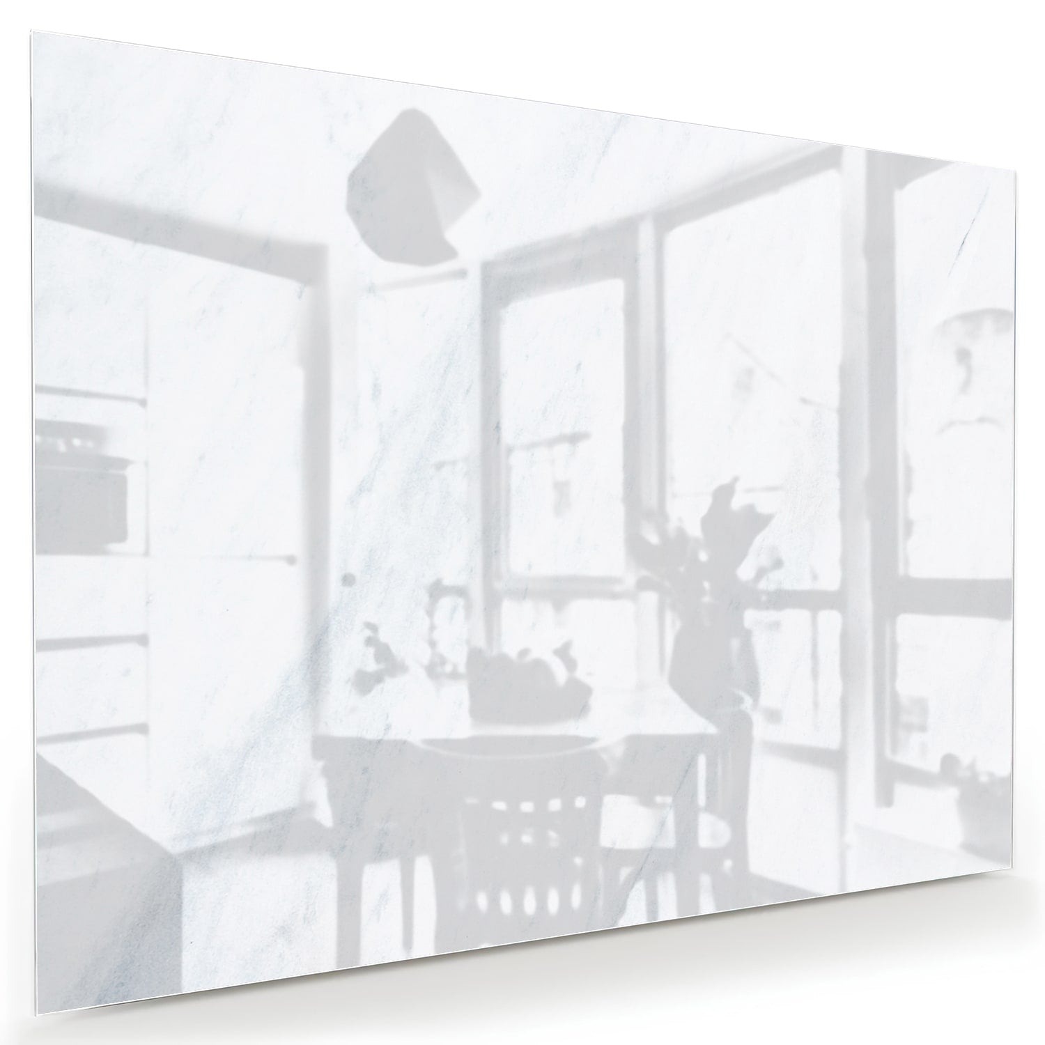 Minimalistisch glazen schilderij met lichte tinten aan de muur