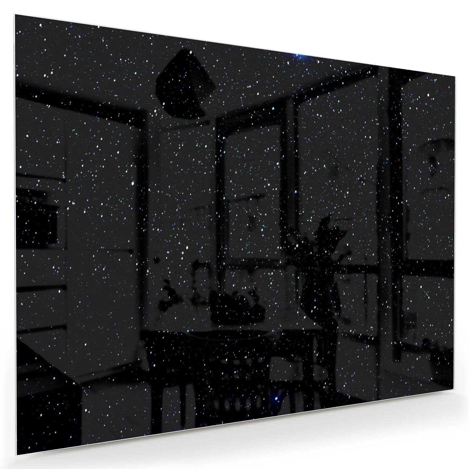 Glas schilderij met sterren op een zwarte achtergrond aan de muur