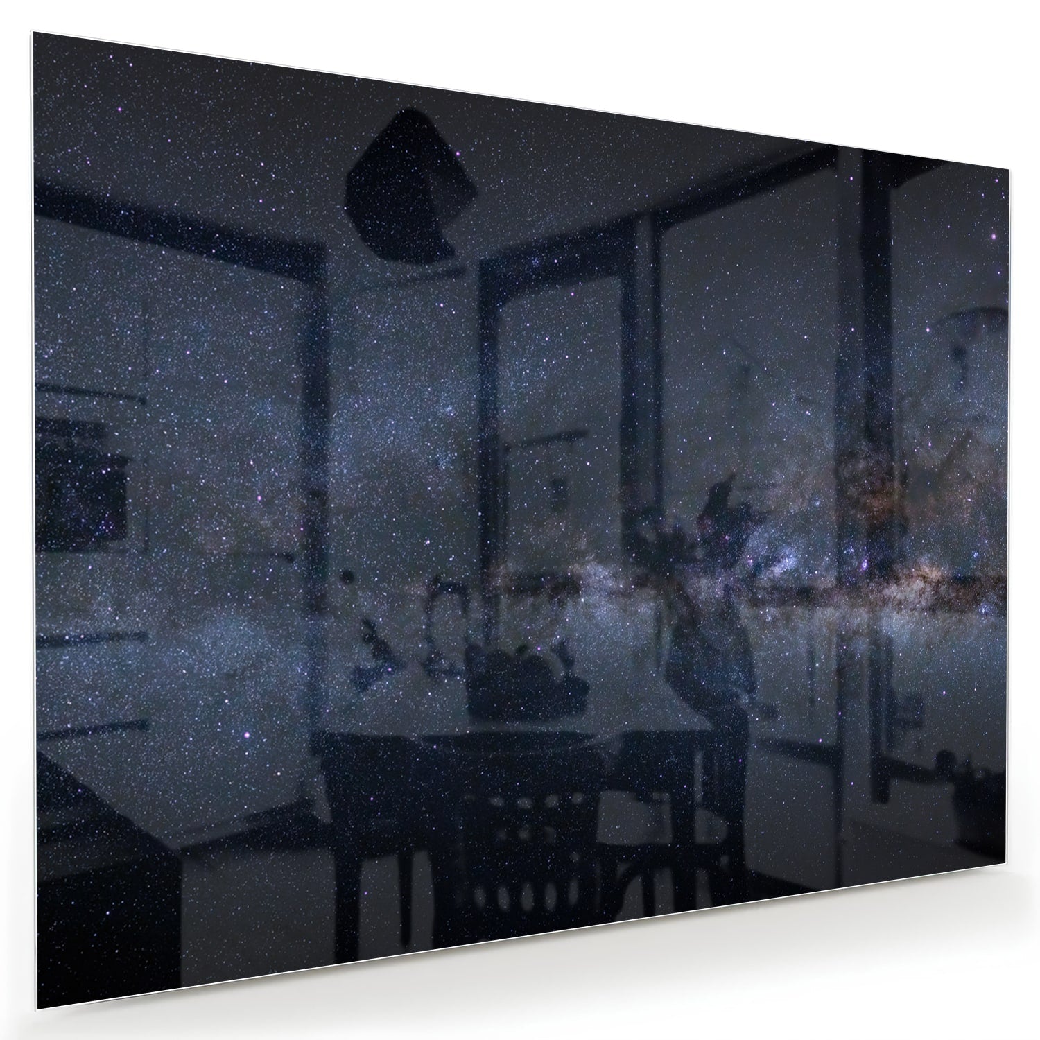 Glas schilderij met een sterrenhemel in een moderne woonkamer.