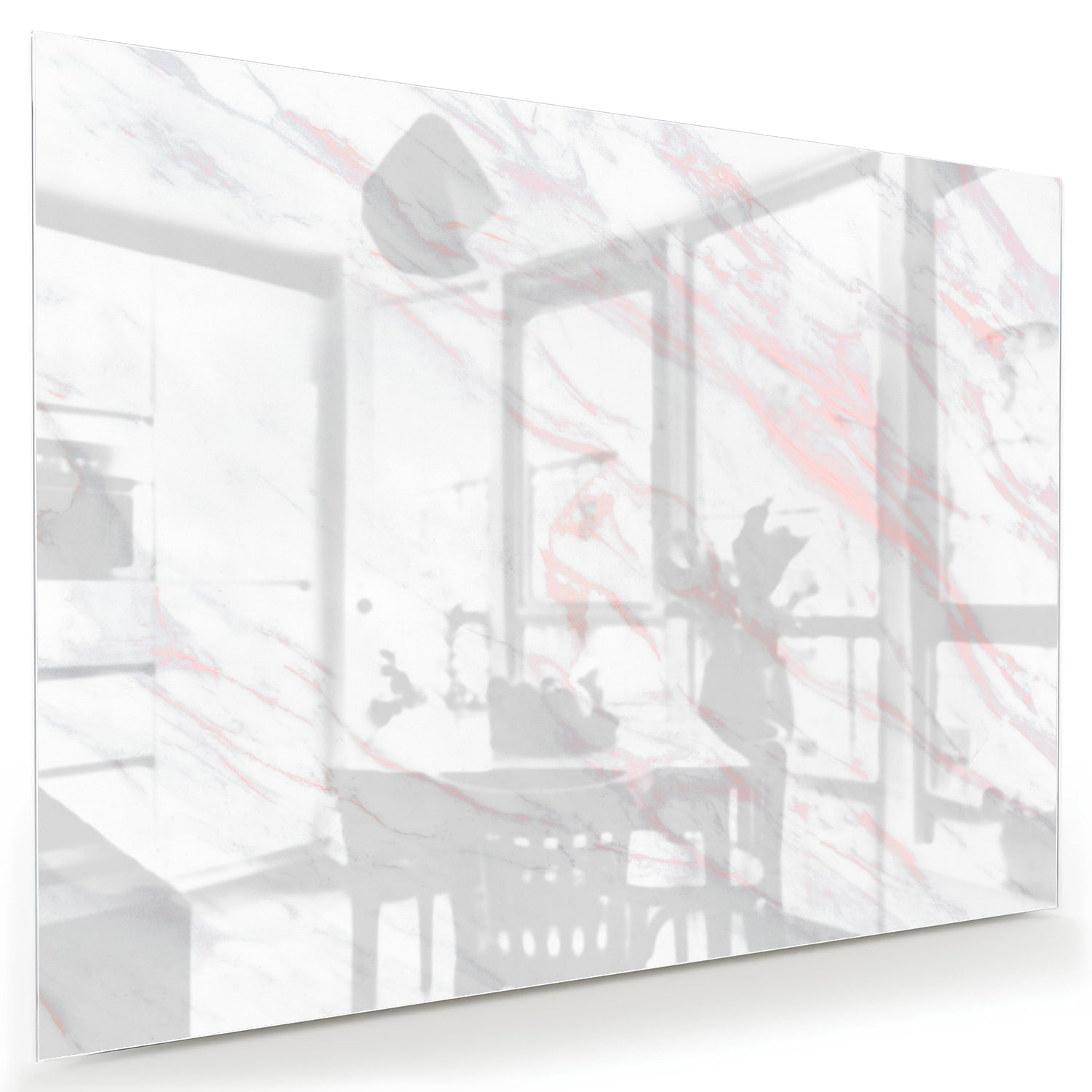 Minimalistisch glazen schilderij met marmerdetails aan de muur.