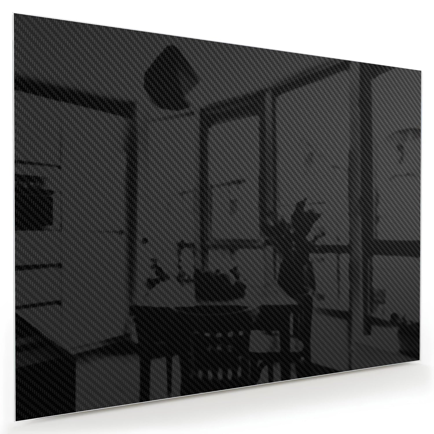 Zwart glazen schilderij hangt boven een houten console in een lichte woonkamer.