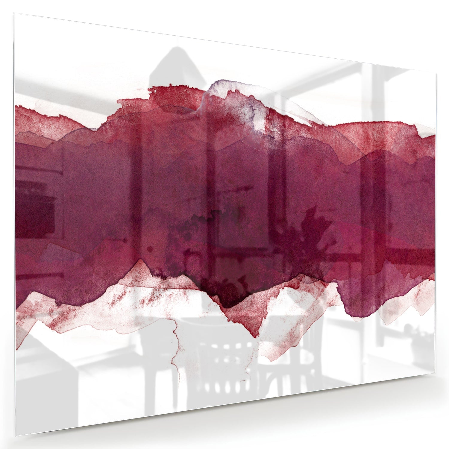 Abstract glas schilderij in dieprood gehangen boven een moderne kast