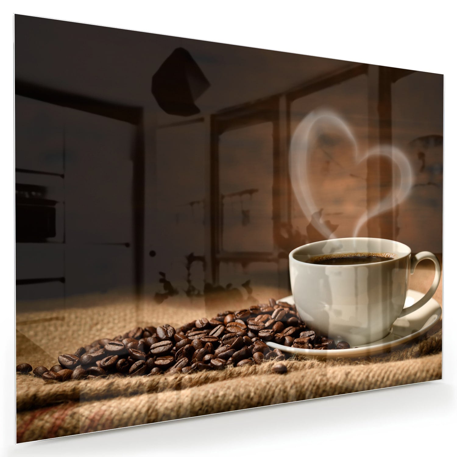 Glazen schilderij van een kop koffie met koffiebonen op een houten tafel.