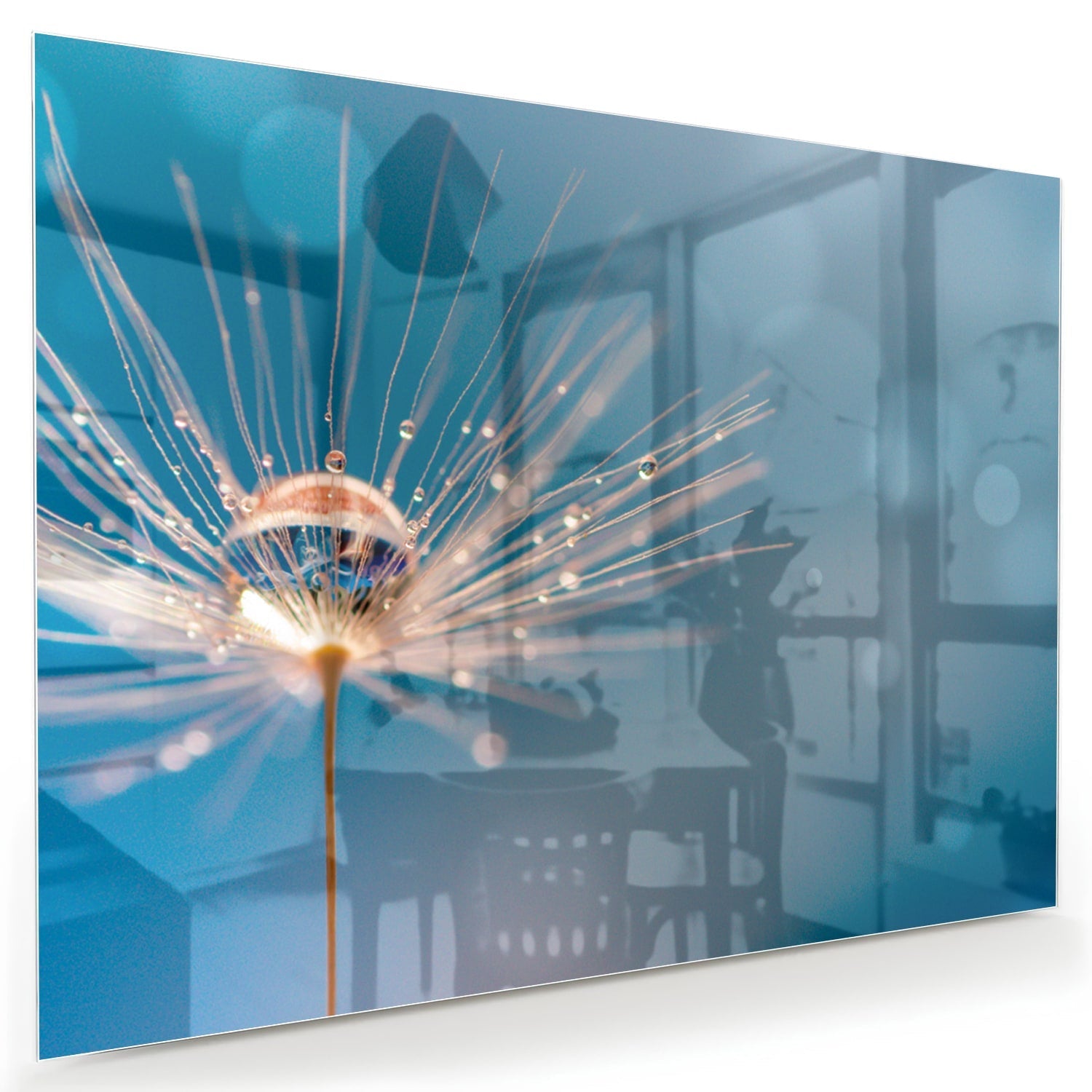 Glazen schilderij van een dandelion op een blauwe achtergrond