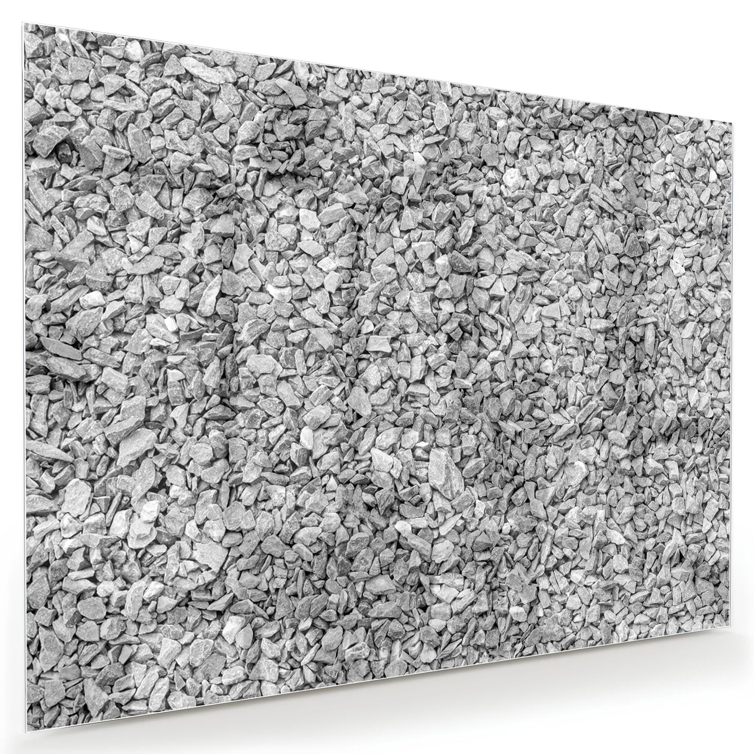 Abstract glazen schilderij met textuur hangt aan de muur in een modern interieur.