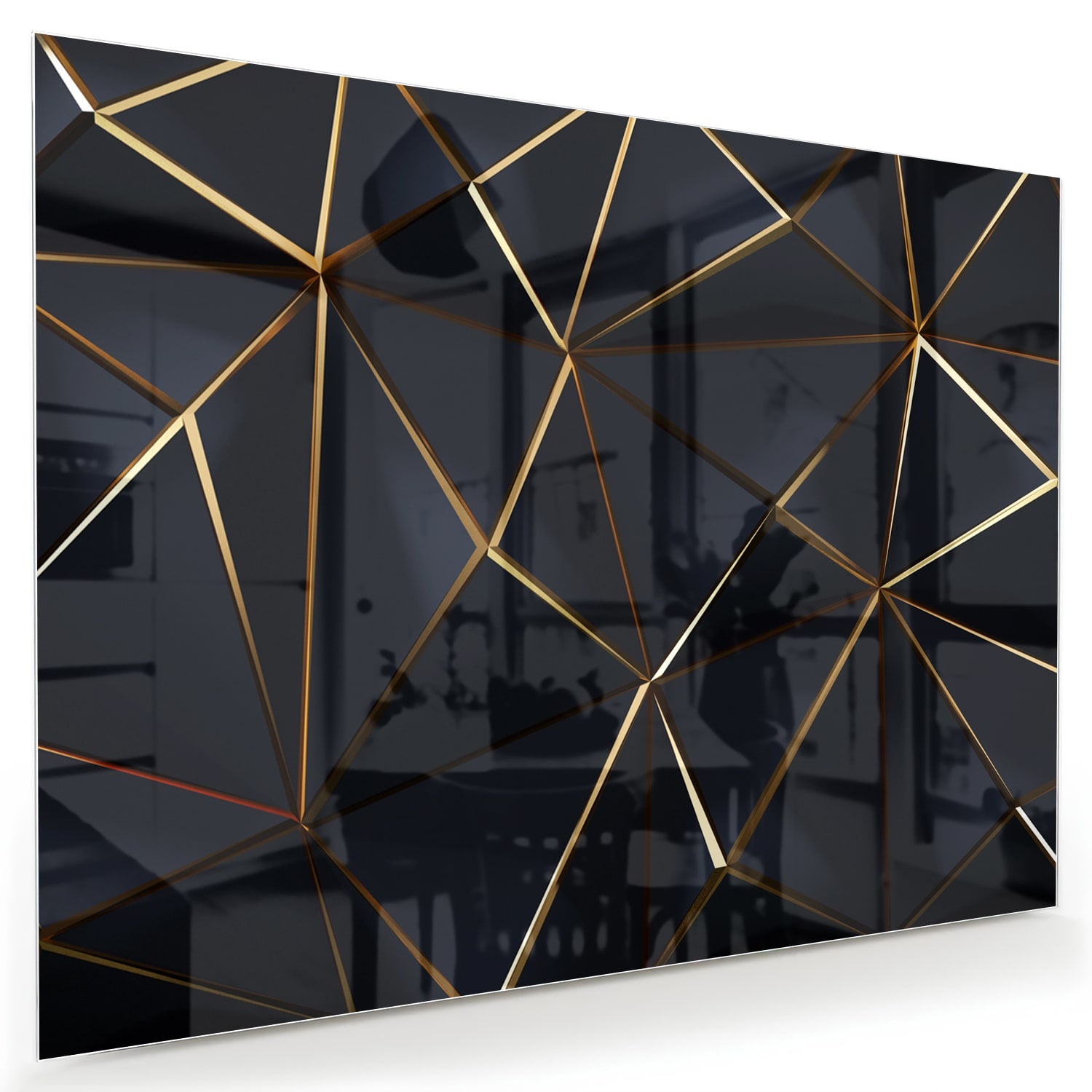 Modern glazen schilderij met zwart en gouden lijnen aan de muur