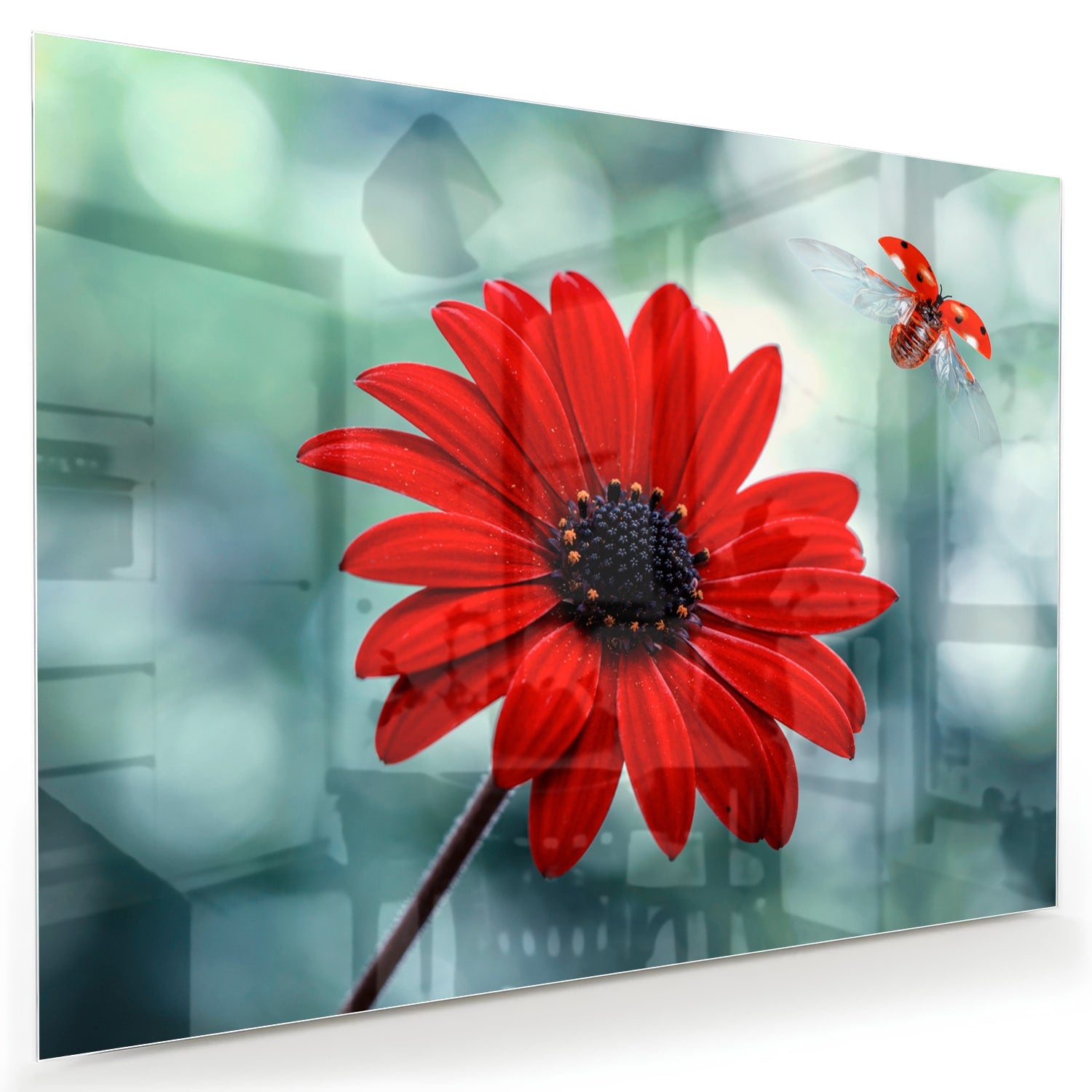 Glazen schilderij van een felrode dandelion tegen een zachte groene achtergrond.