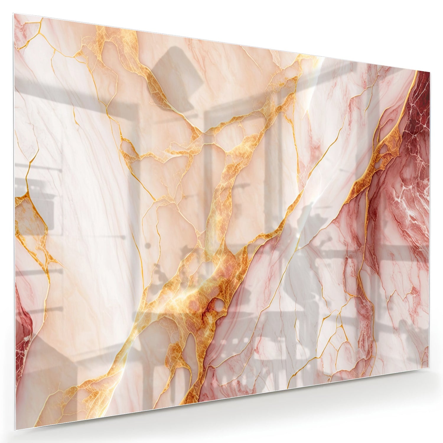 Elegante glazen schilderij met rozen en gouden tinten aan de muur.