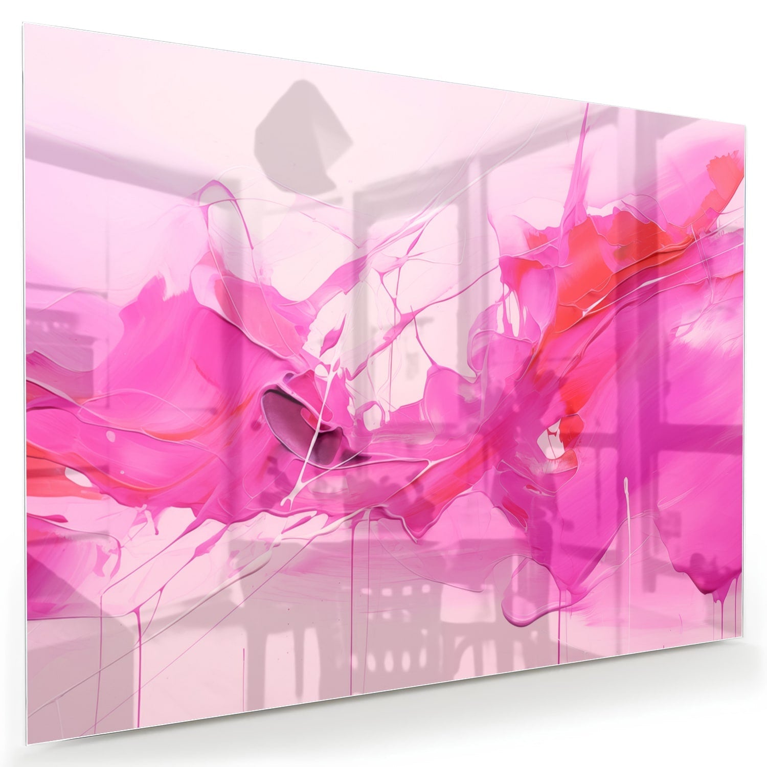 Abstract glazen schilderij met felle roze tinten aan de muur