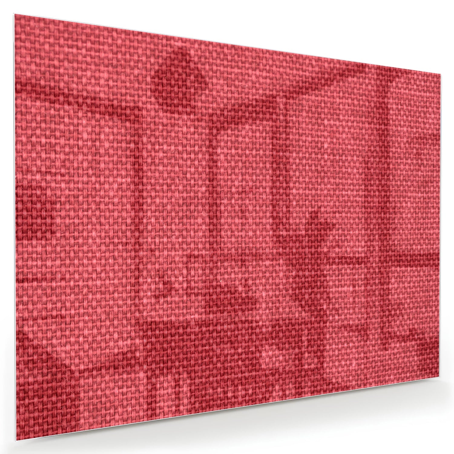 Modern glazen schilderij in helder rood aan de muur boven een licht houten kast.
