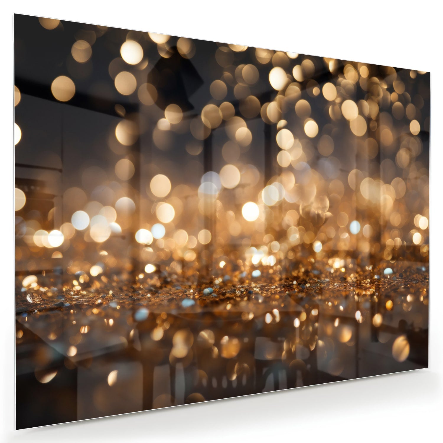 Glazen schilderij met gouden bokeh-effect aan de muur in een moderne woonkamer.