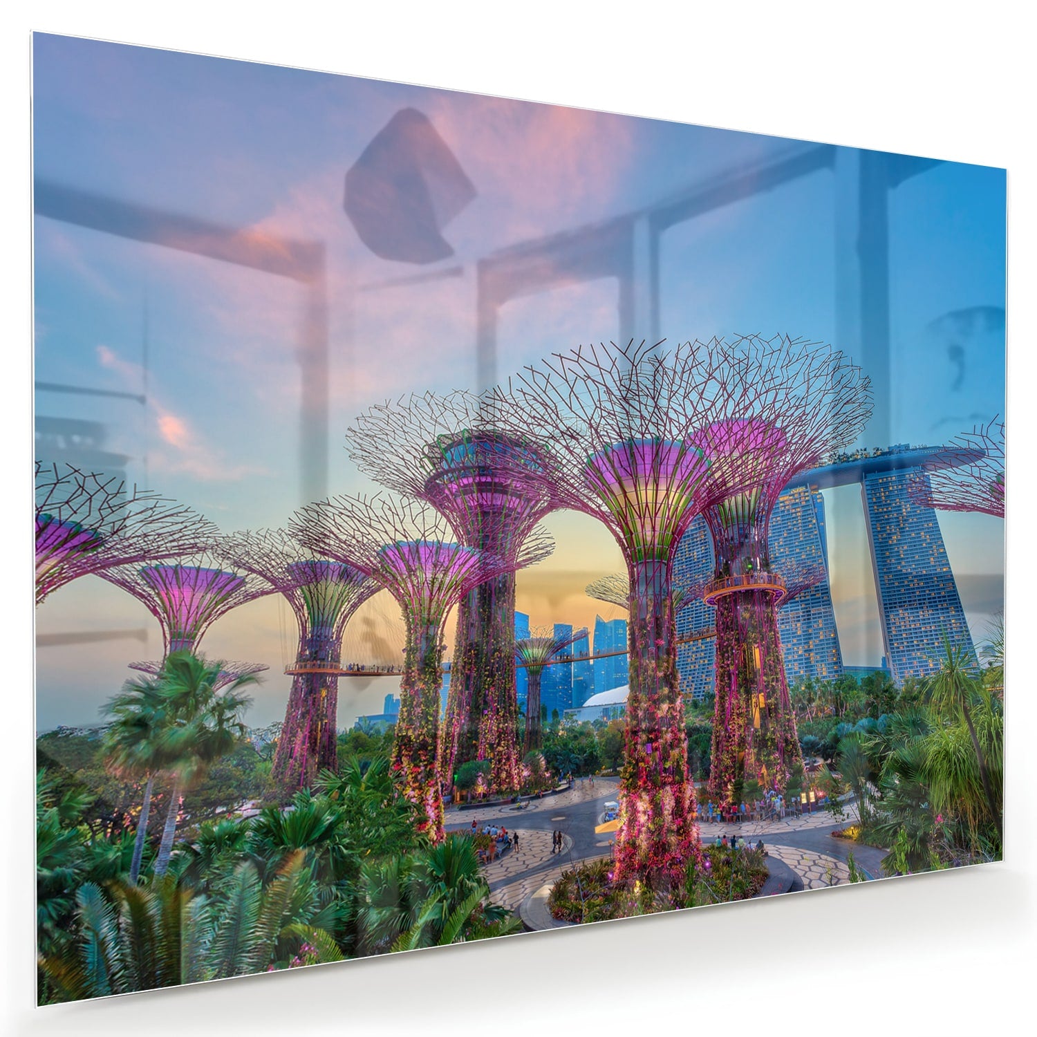 Glazen schilderij van de Boom van het Leven in Singapore met kleurrijke details