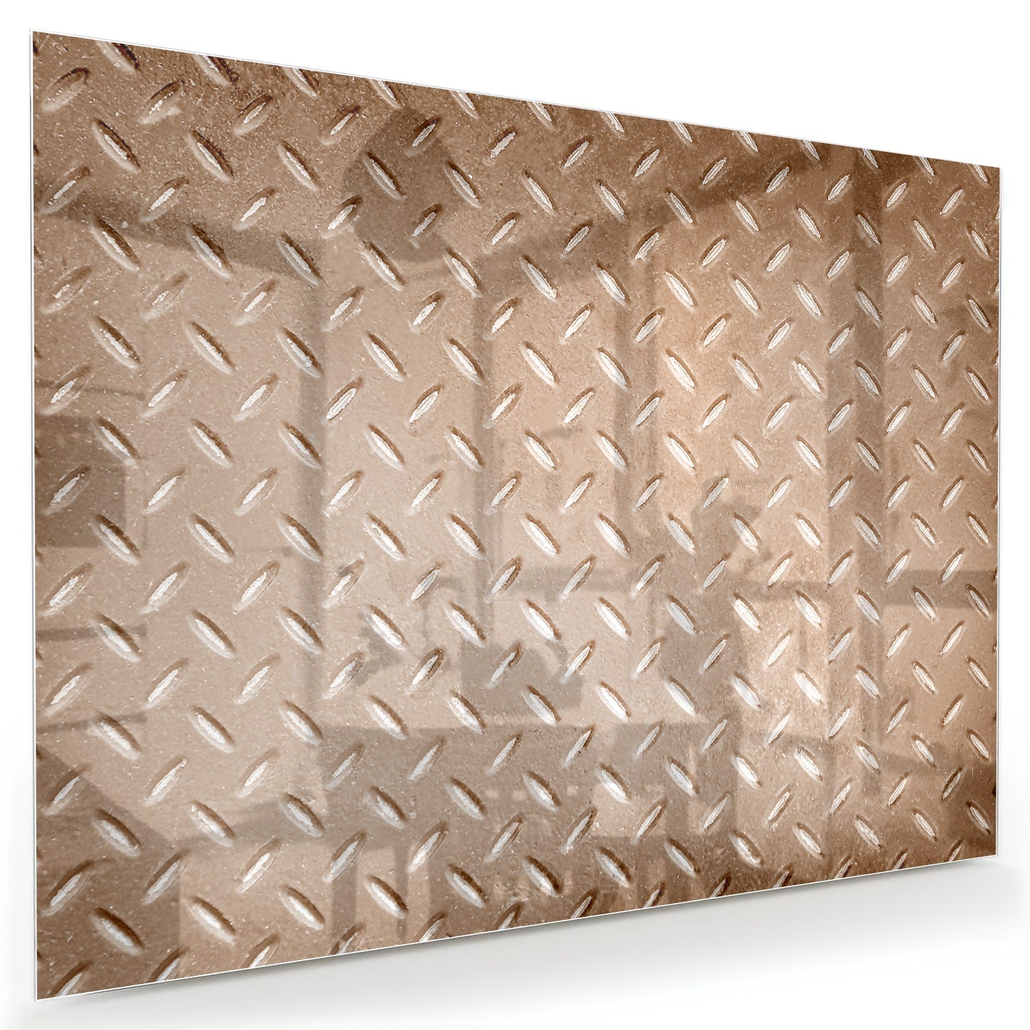 Glazen schilderij met een geometrisch patroon aan de muur in een stijlvolle kamer.