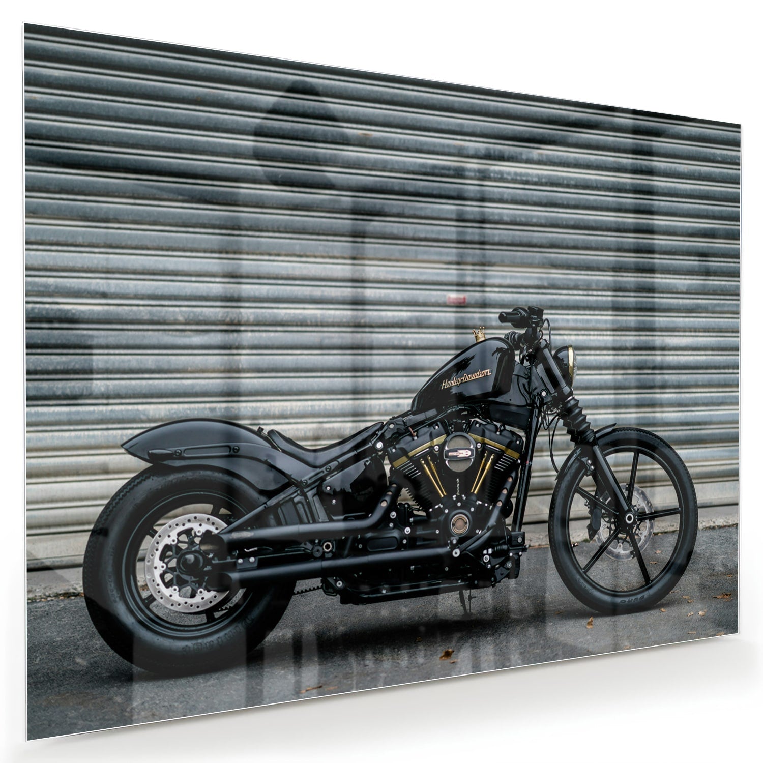 Glazen schilderij van een motor, perfect voor wanddecoratie in een modern interieur.