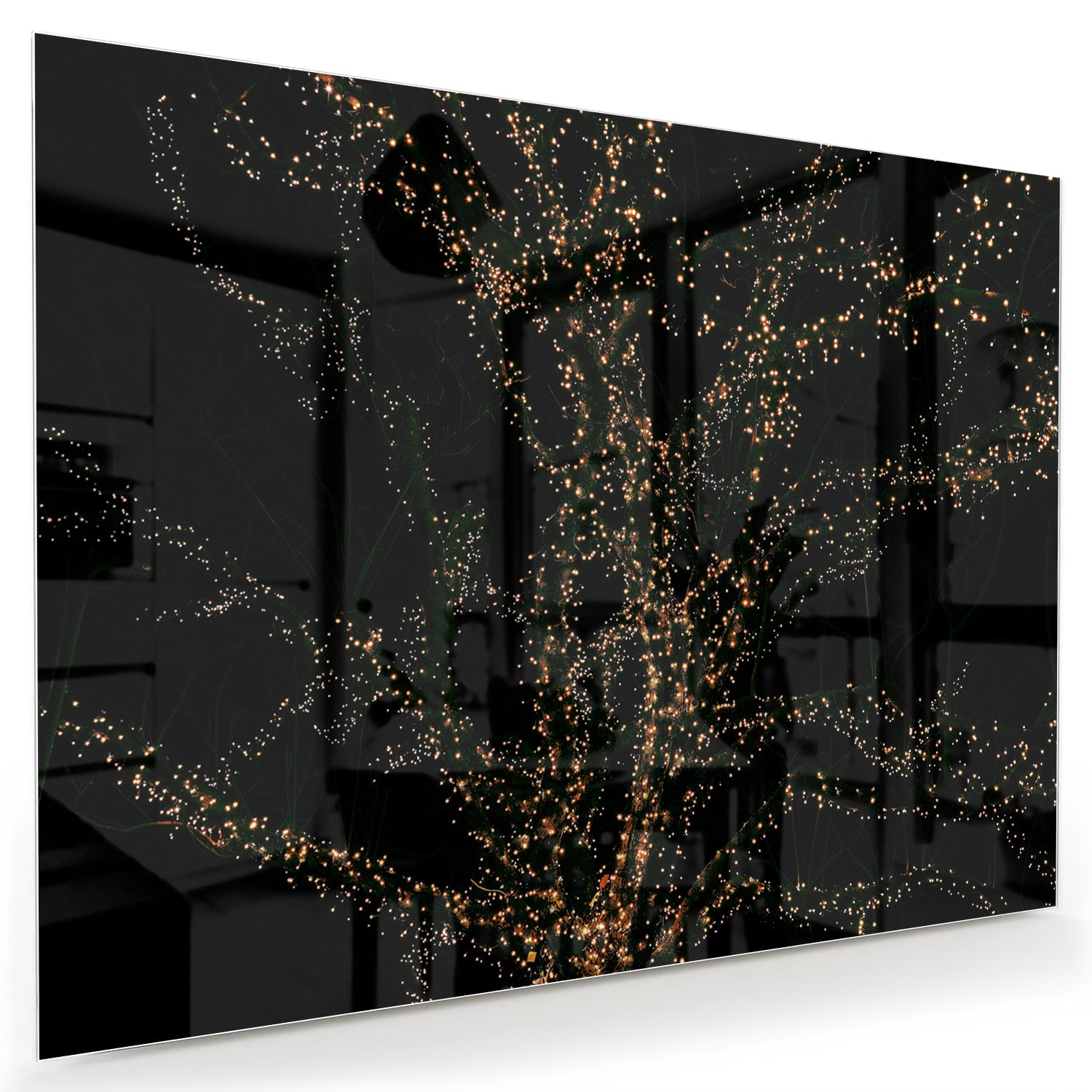 Abstract glazen schilderij met gouden takken op een zwarte achtergrond