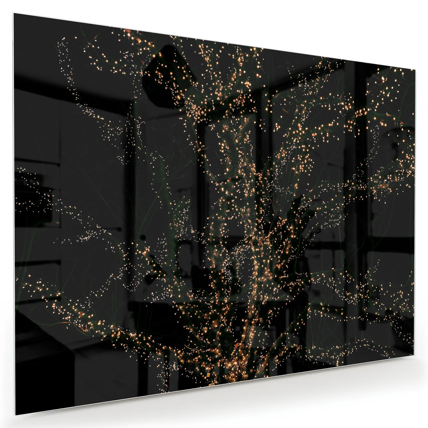 Abstract glazen schilderij met gouden takken op een zwarte achtergrond