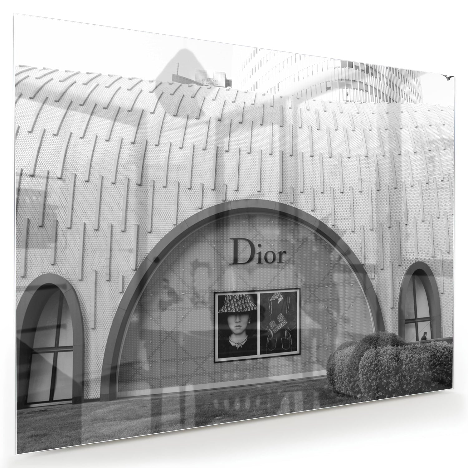 Glazen schilderij van de Dior etalage in zwart-wit, perfect voor interieurdecoratie