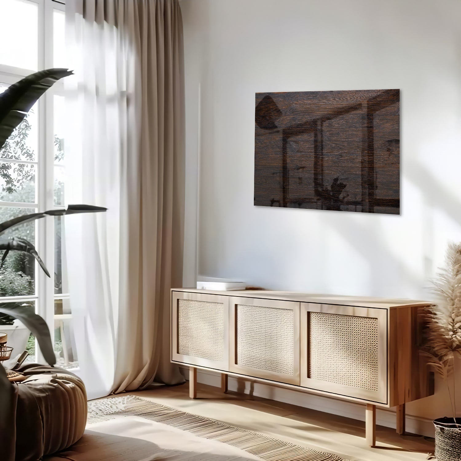 Stijlvol glazen schilderij in warme houttinten aan de muur