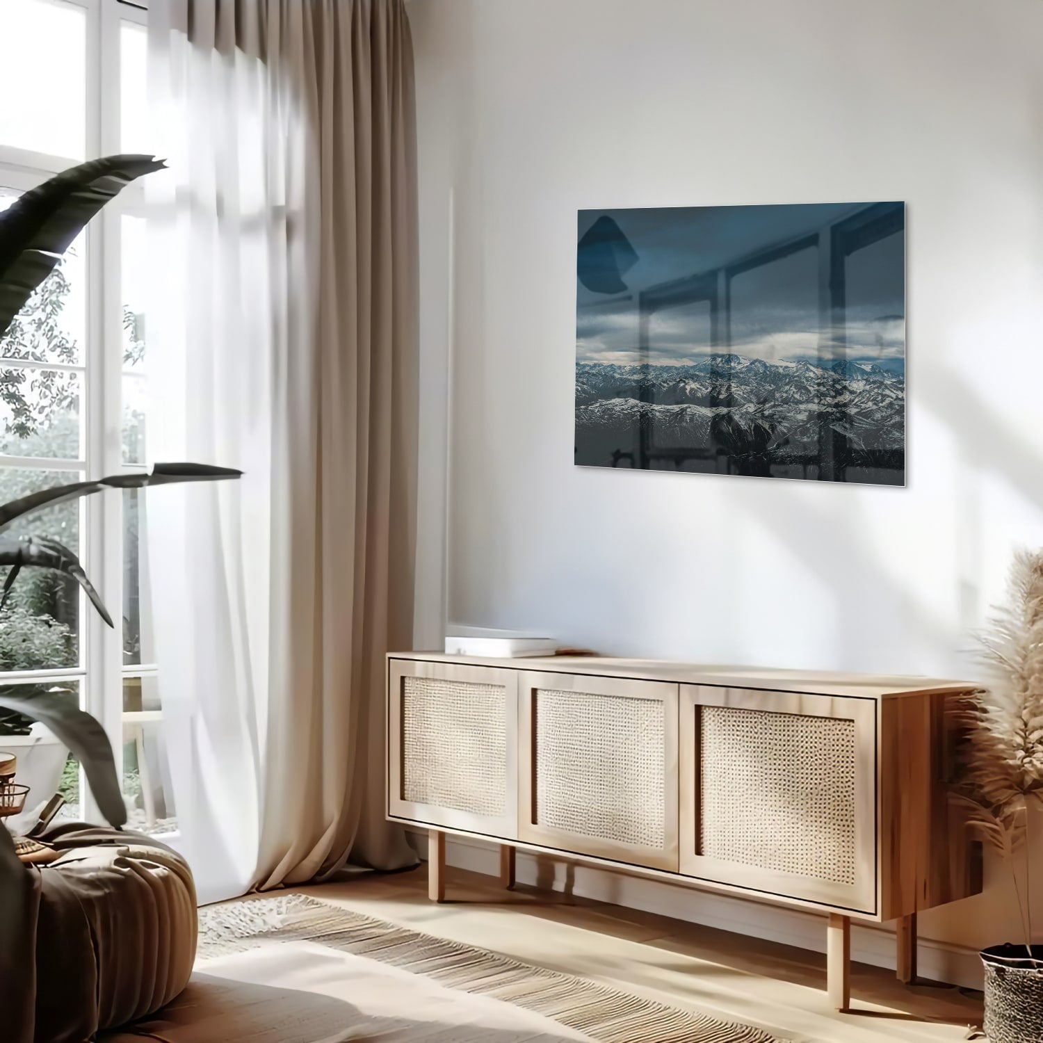 Glazen schilderij van een majestueus berglandschap met sneeuwtoppen