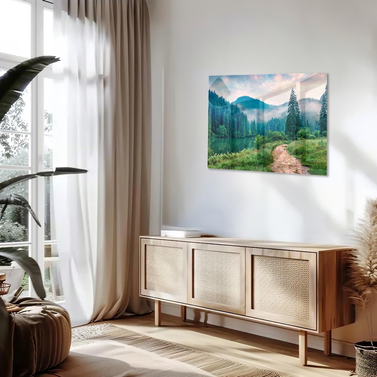 Glazen schilderij van een berglandschap met een pad en bomen