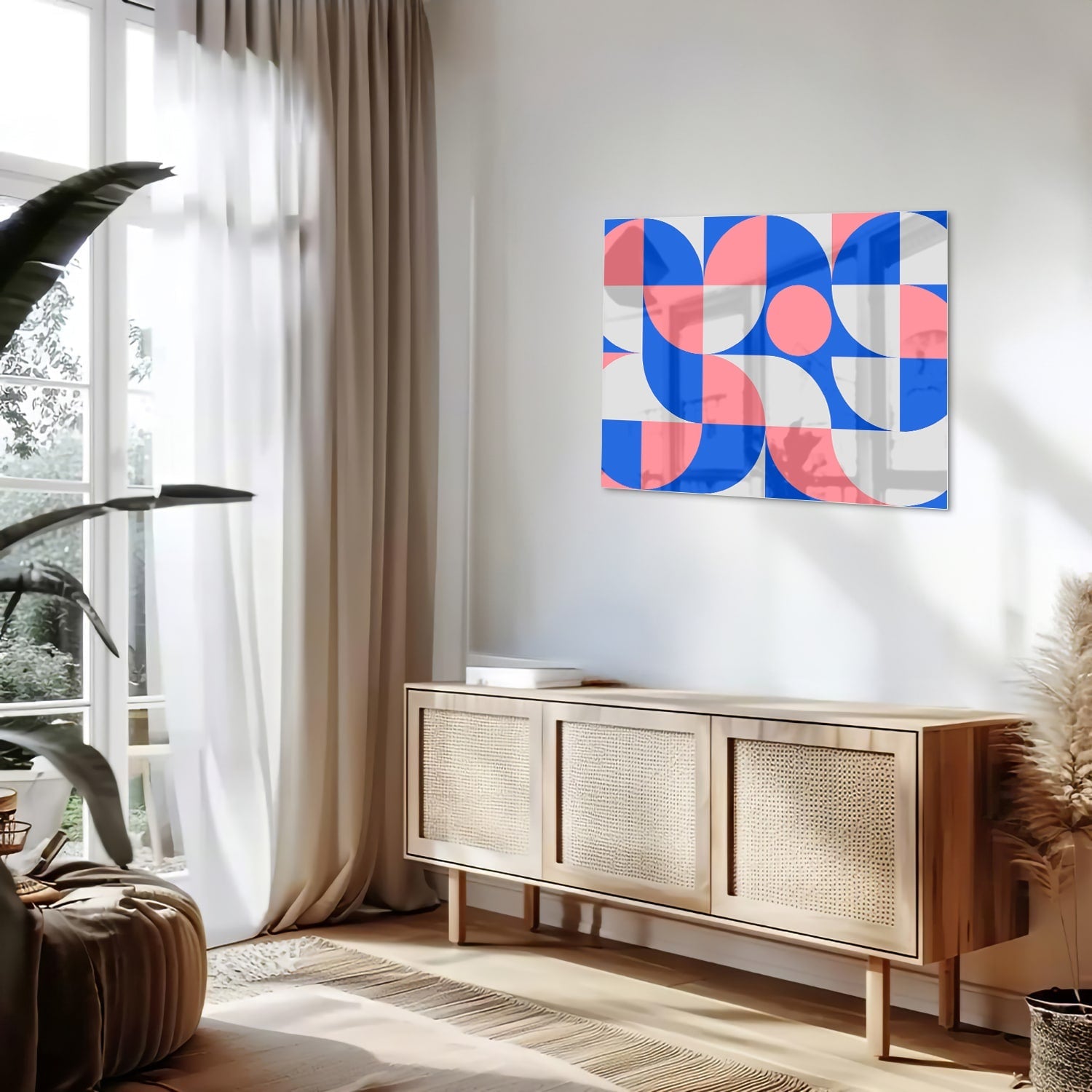 Abstract glazen schilderij met vormen in blauw en roze, perfect voor wanddecoratie.