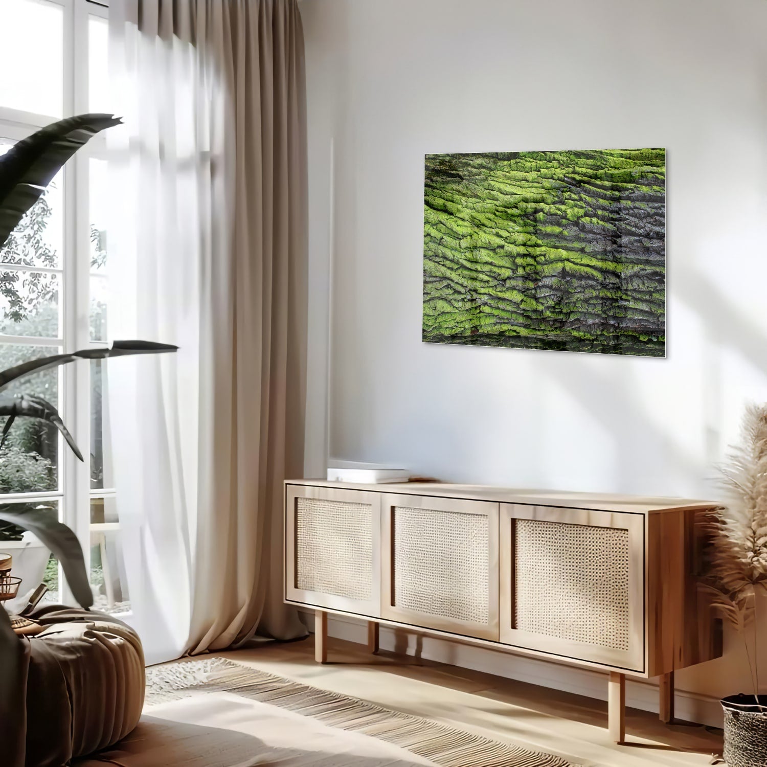 Glazen schilderij met groene mosachtige textuur aan een muur