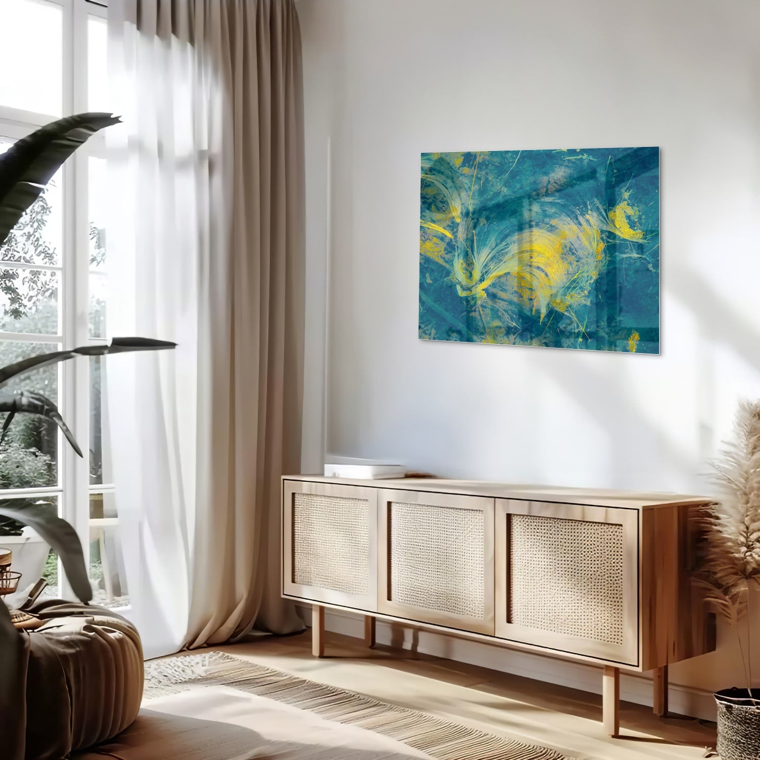 Abstract glazen schilderij met blauw en geel dat aan de muur hangt