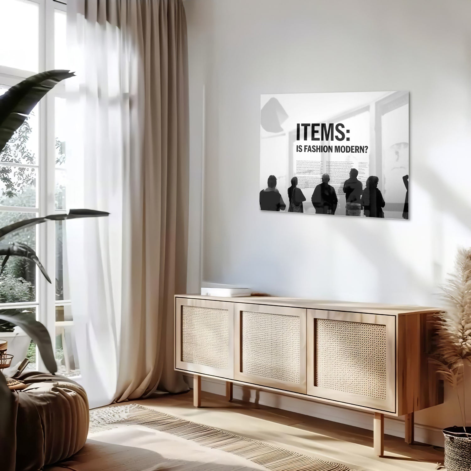 Glazen schilderij met de tekst 'ITEMS: IS FASHION MODERN?', stijlvol gepresenteerd boven een houten meubel.