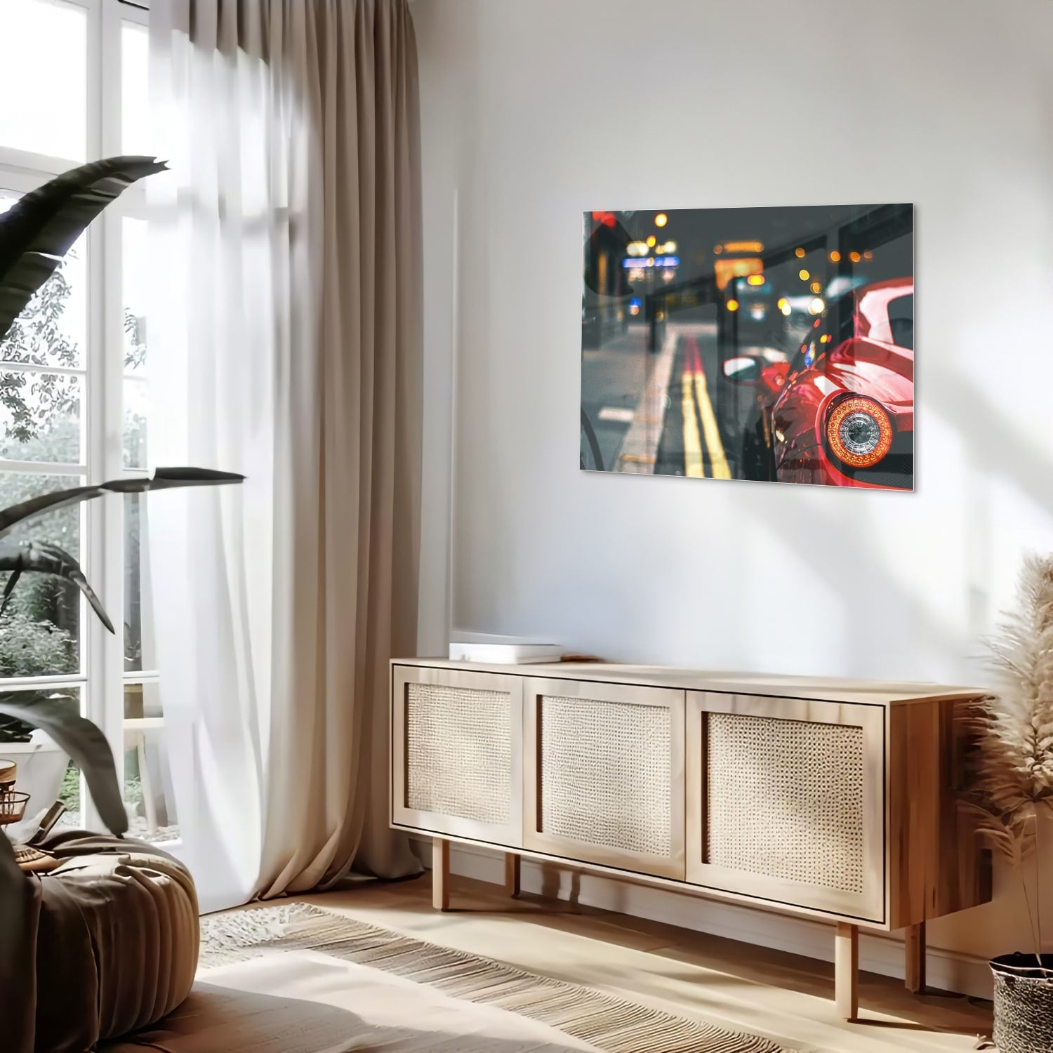 Glazen schilderij van een rode auto in een stedelijke omgeving