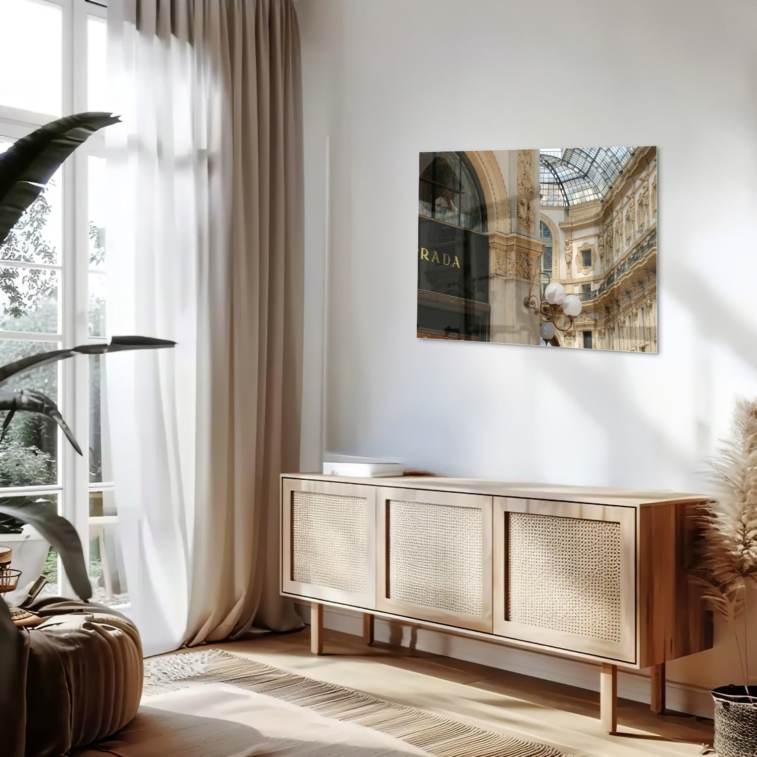 Glazen schilderij van een luxe boetiek met elegante details