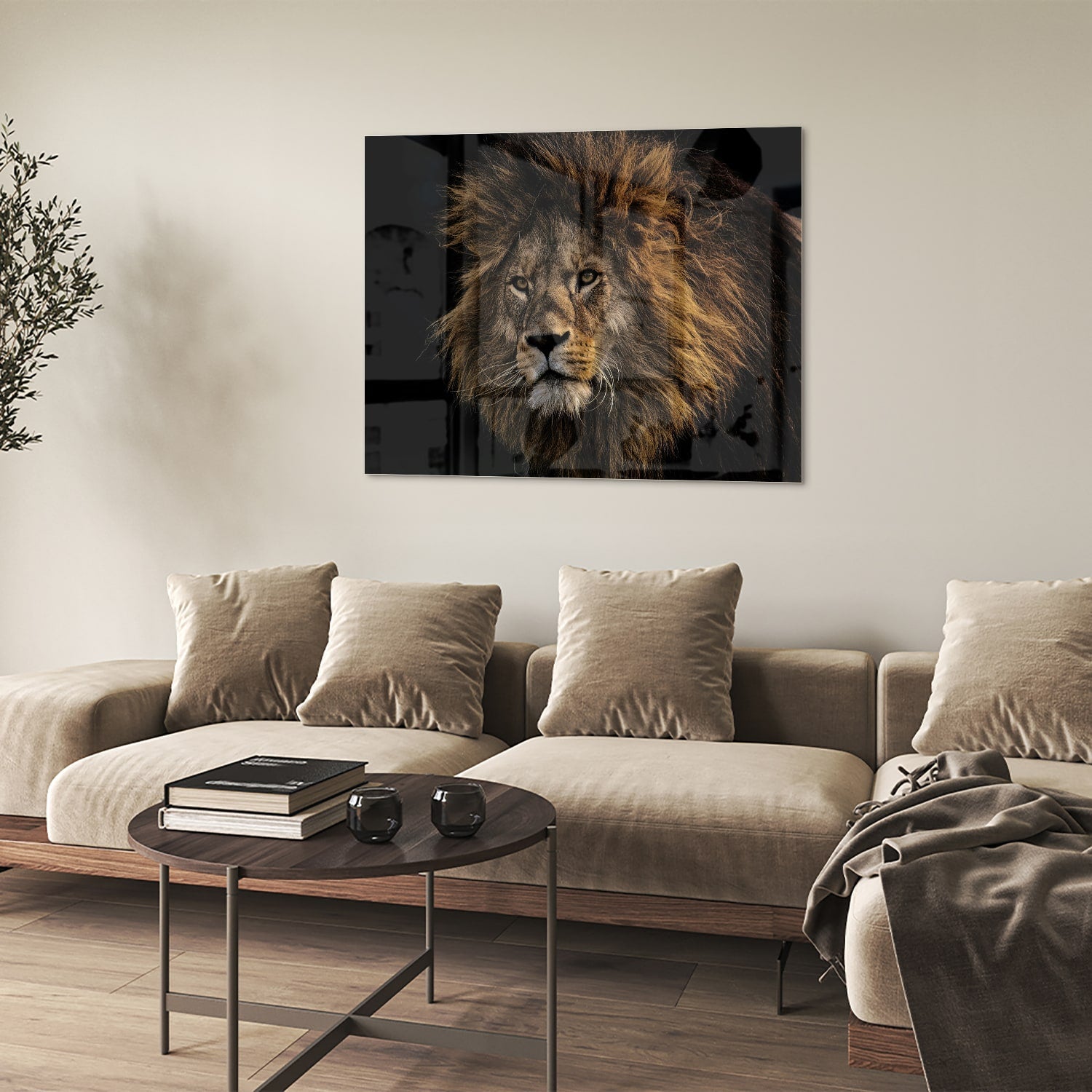 Glazen schilderij van een leeuw met een krachtige uitstraling