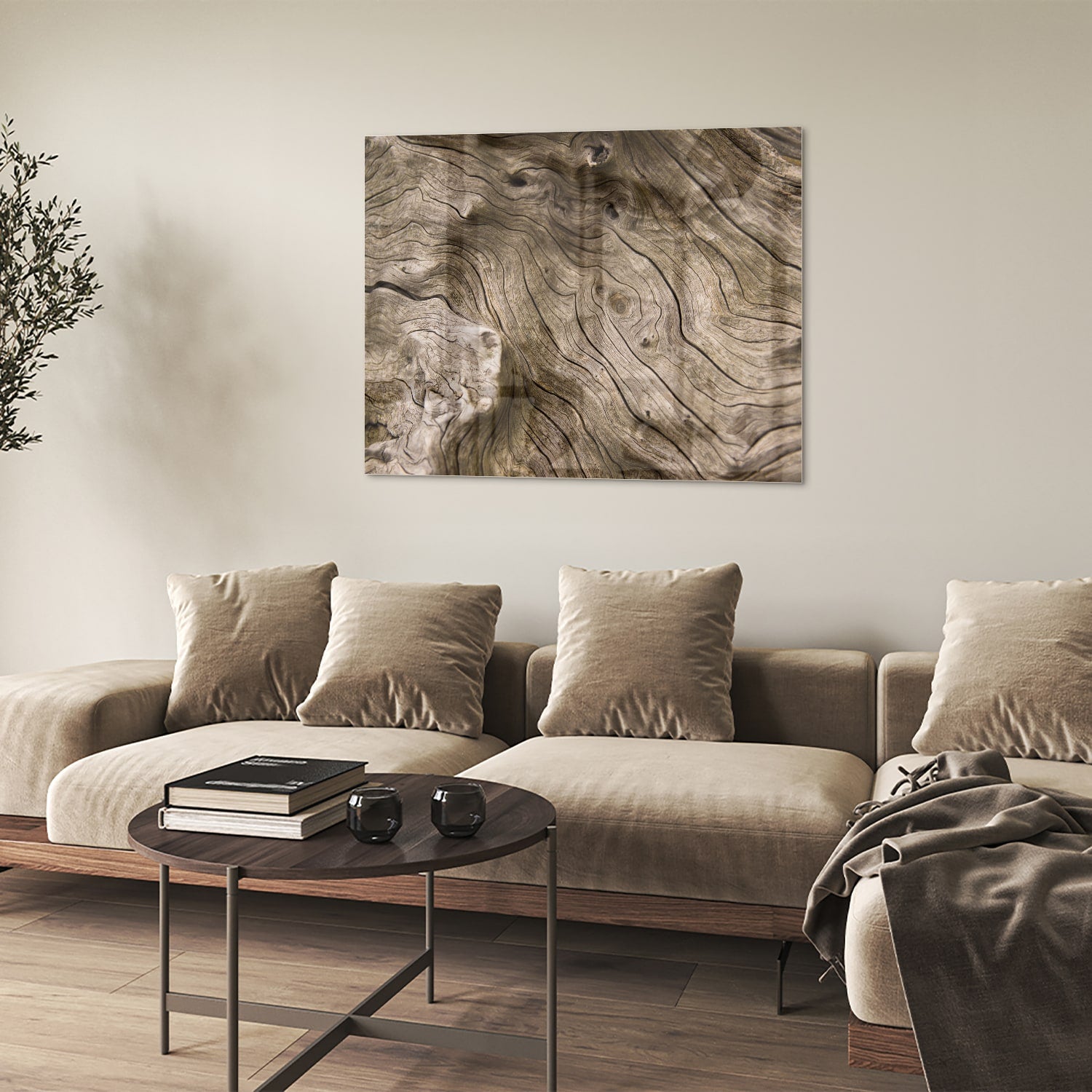 Glazen schilderij met een stijlvolle houtnerf op een witte muur.