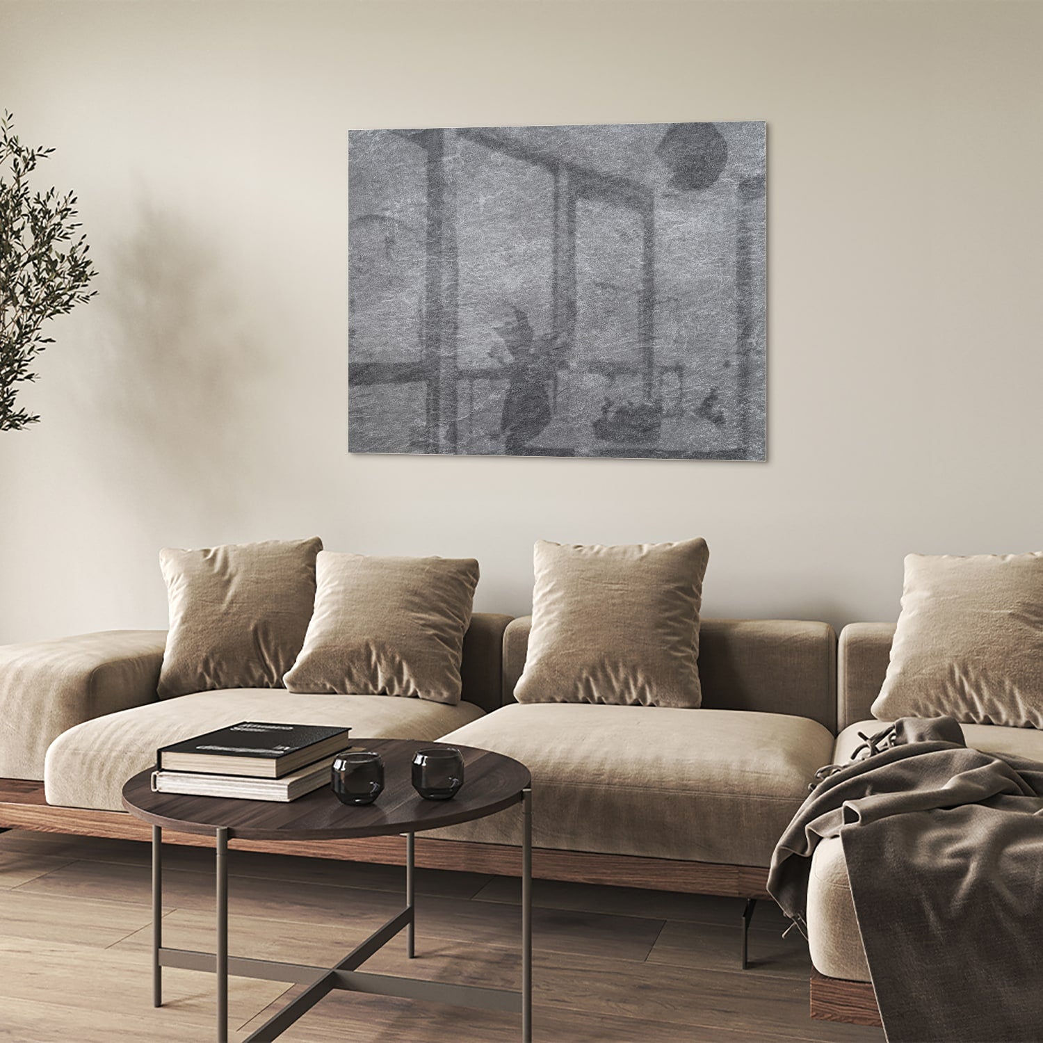 Modern glazen schilderij in grijs hangt aan de muur in een rustig interieur.