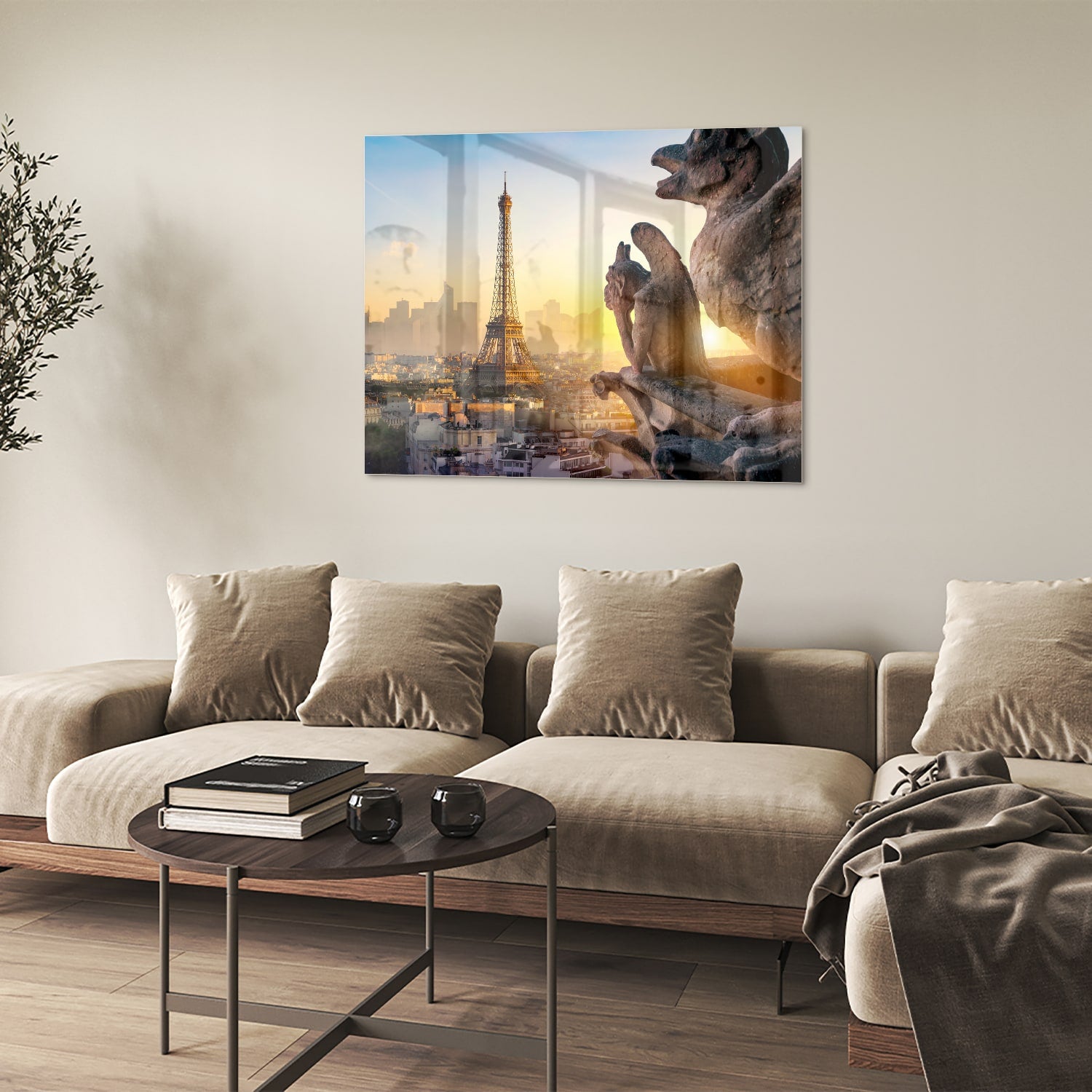 Glazen schilderij met de Eiffeltoren tijdens zonsondergang boven Parijs.
