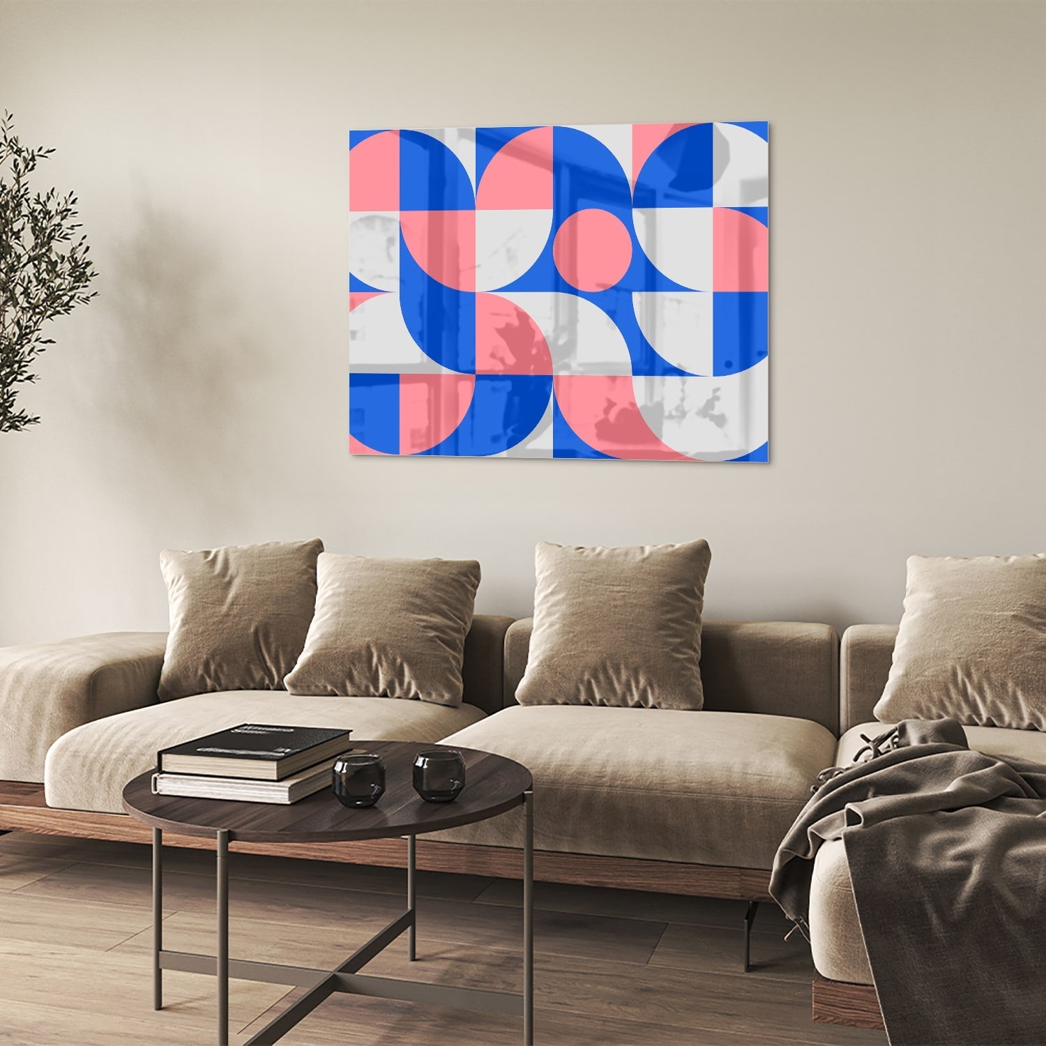 Abstract glazen schilderij met vormen in blauw en roze, perfect voor wanddecoratie.