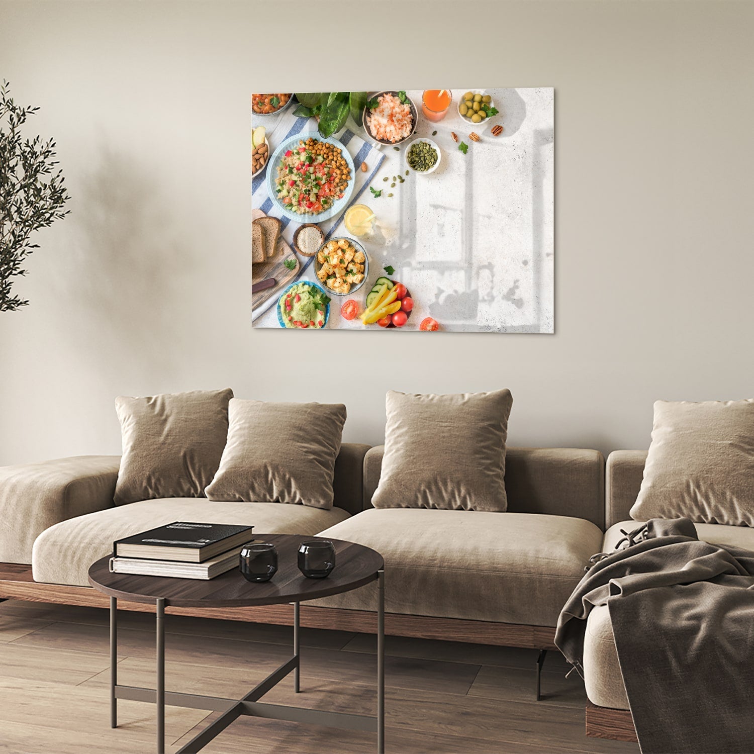 Kleurrijk glazen schilderij met een variteit aan verse gerechten en ingredinten, ideaal voor keukeninspiratie.