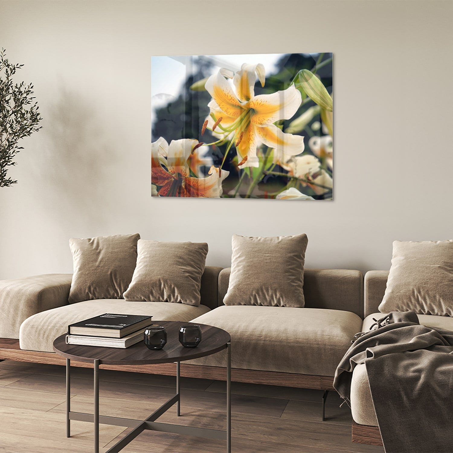 Glazen schilderij met lelies in een elegant interieur