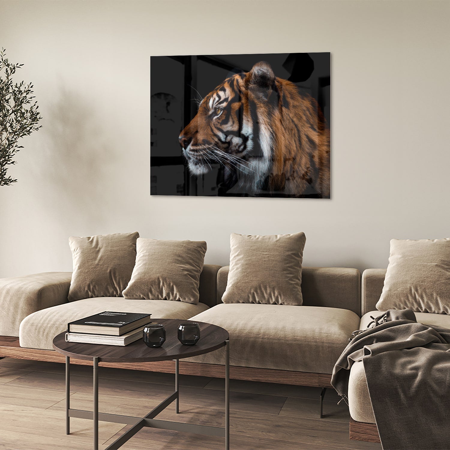 Glazen schilderij van een tijger met focus op het hoofd.
