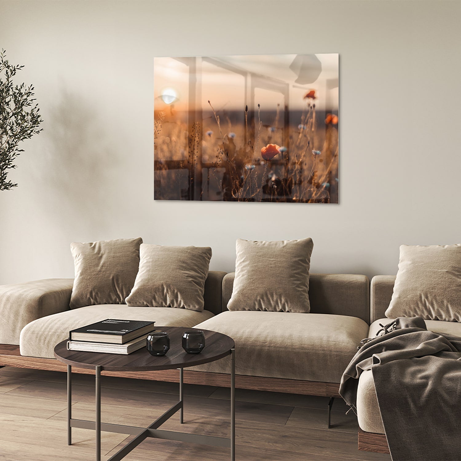 Glazen schilderij van een poppy veld bij zonsondergang, met warme kleuren.