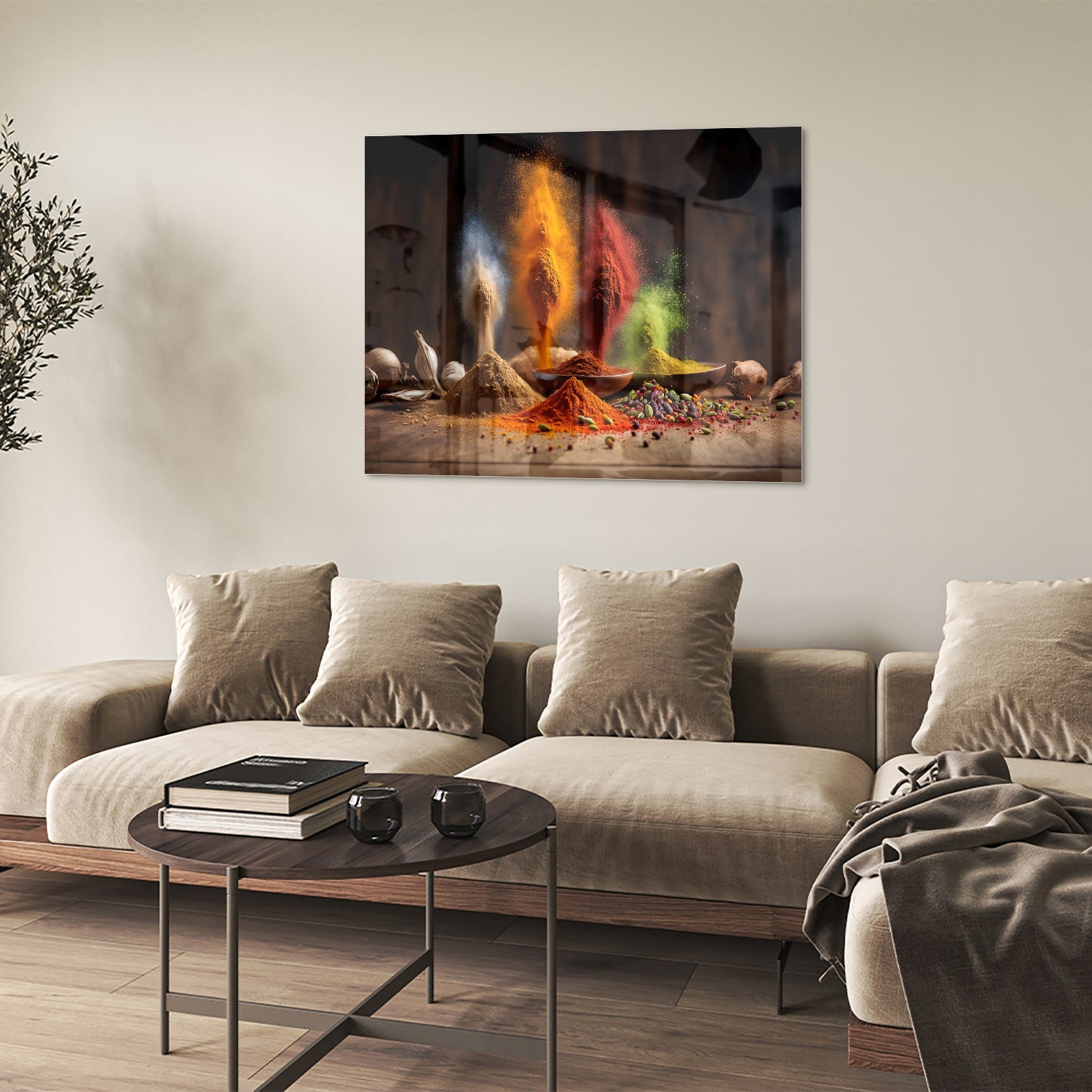 Glazen schilderij met een kleurrijke weergave van specerijen op een houten tafel.