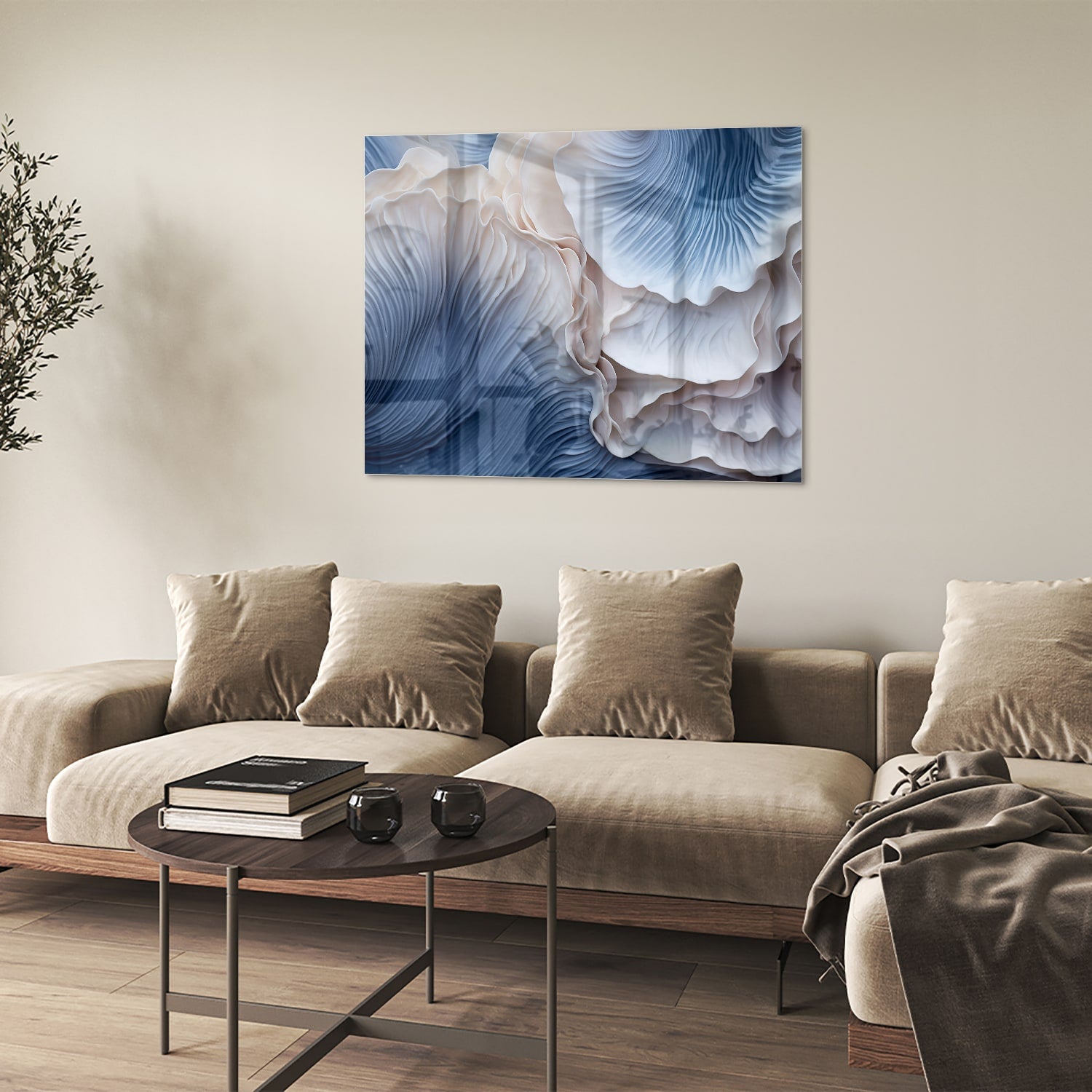 Glazen schilderij met blauw-witte patronen in modern interieur