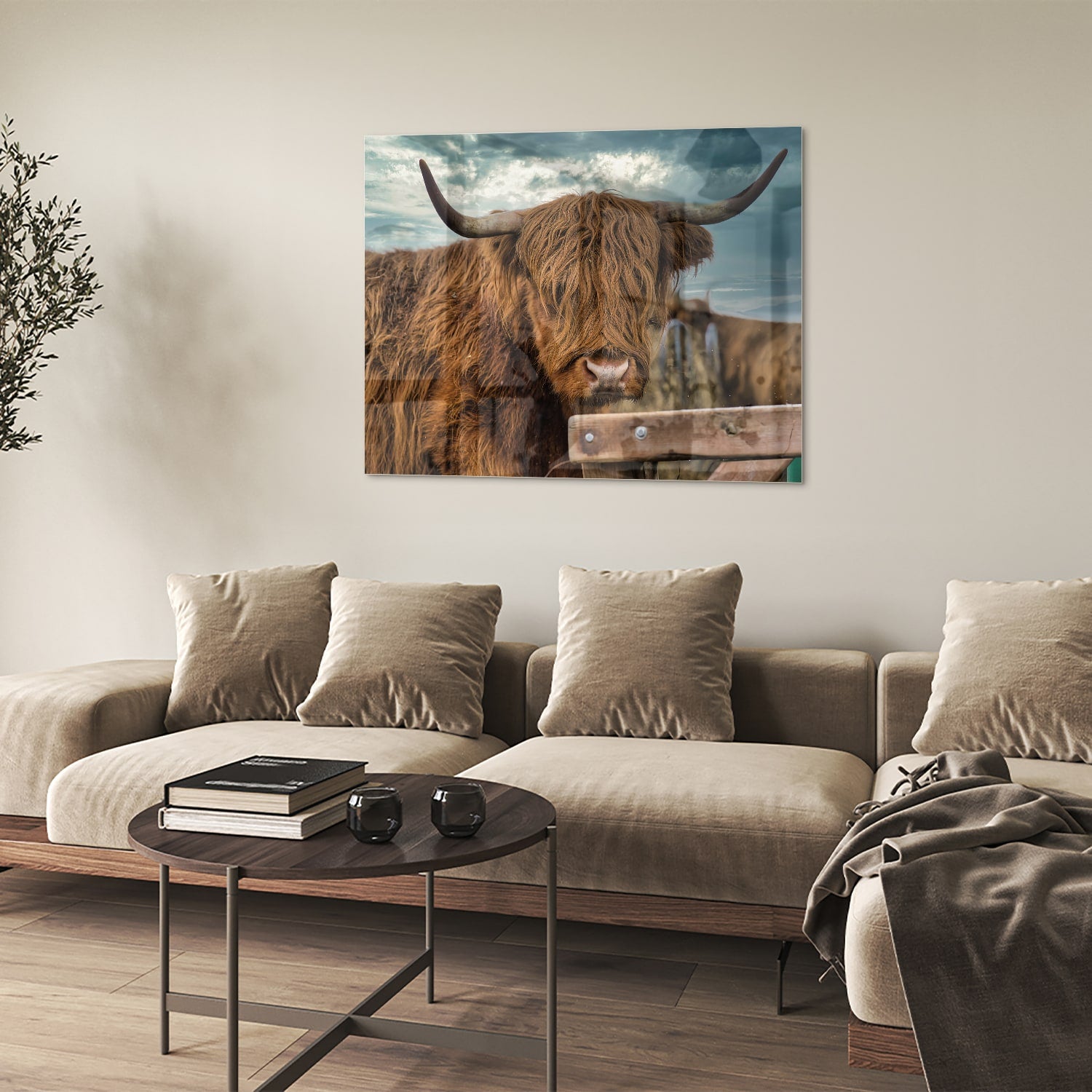 Glas schilderij van een Highlander koe met een mooie achtergrond.