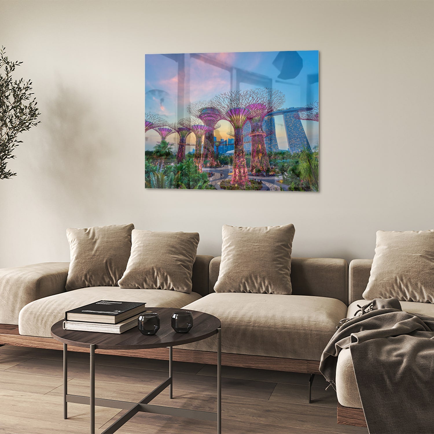Glazen schilderij van de Boom van het Leven in Singapore met kleurrijke details