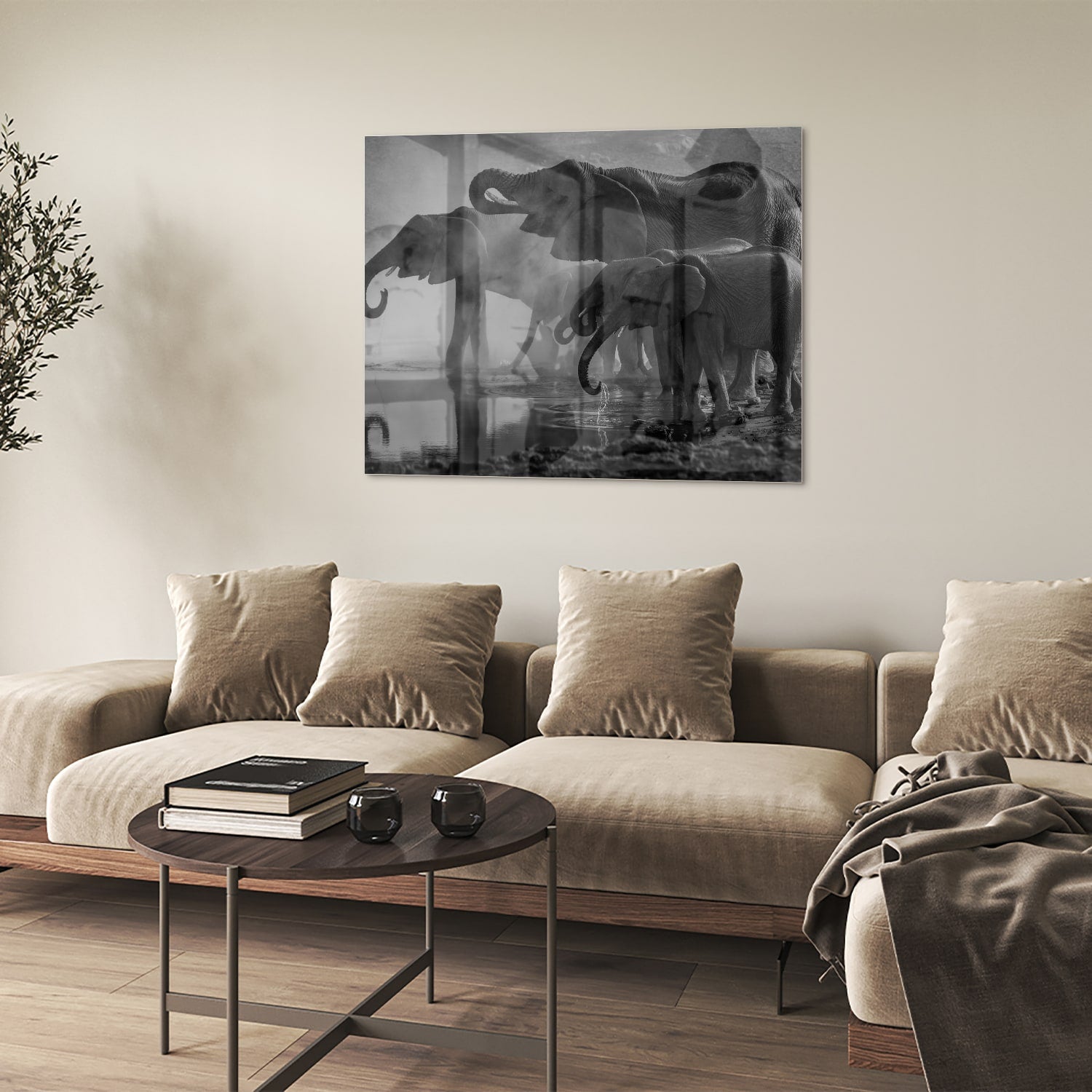 Glazen schilderij van olifanten in een moderne woonkamer