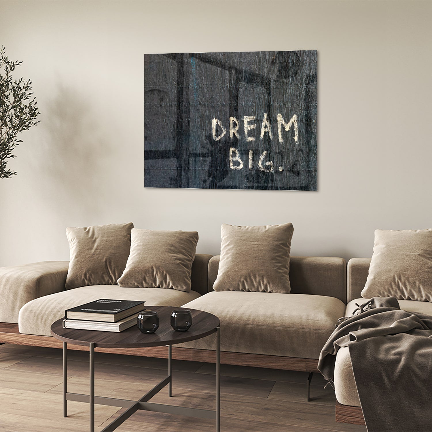 Glas schilderij met tekst 'DREAM BIG' in modern interieur