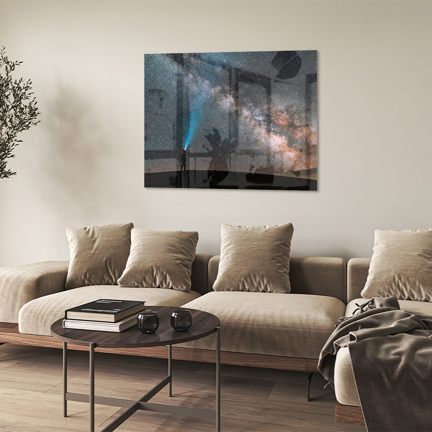 Glazen schilderij van een sterrenhemel met een lichtstraal.