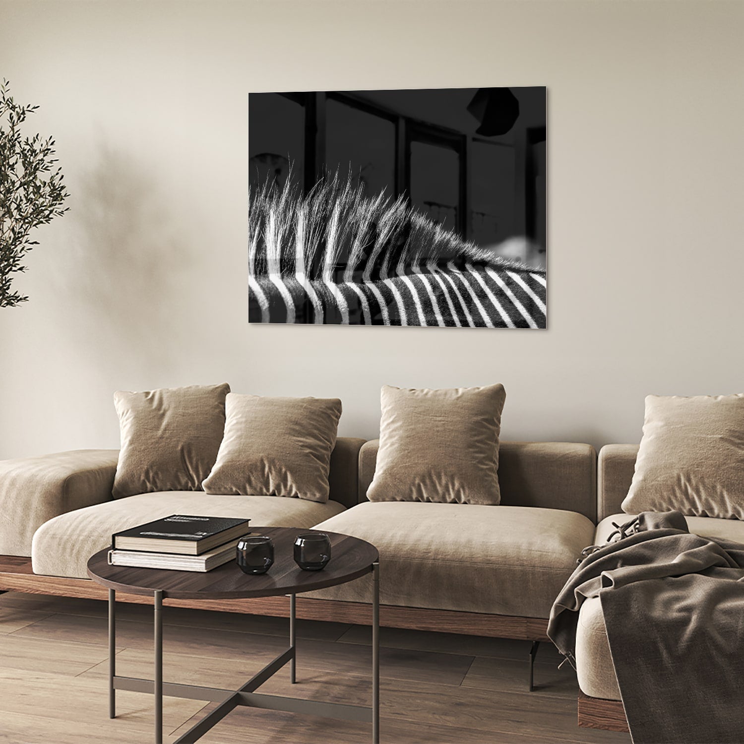 Een modern zwart-wit glazen schilderij met naadloze lijnen aan de muur.